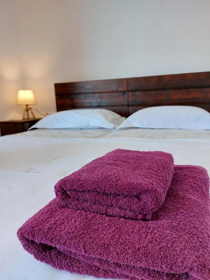 בראט Guest House Gorani