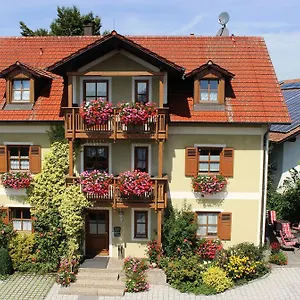 Gaeste-haus Roesch Gasthuis Wiesent